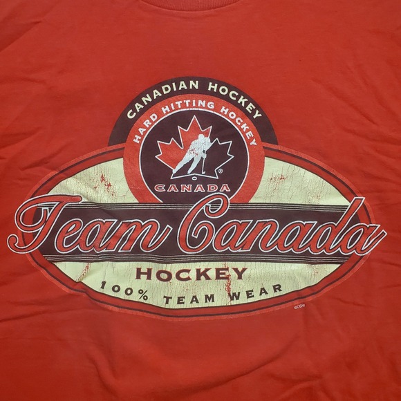 Team Canada Hockey T Shirt Red Size Large Hard Hitting Mens Cotton Team Wear - Picture 8 of 8
